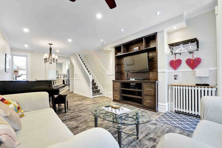 Exquisite 2&2 nestled near Byward Market