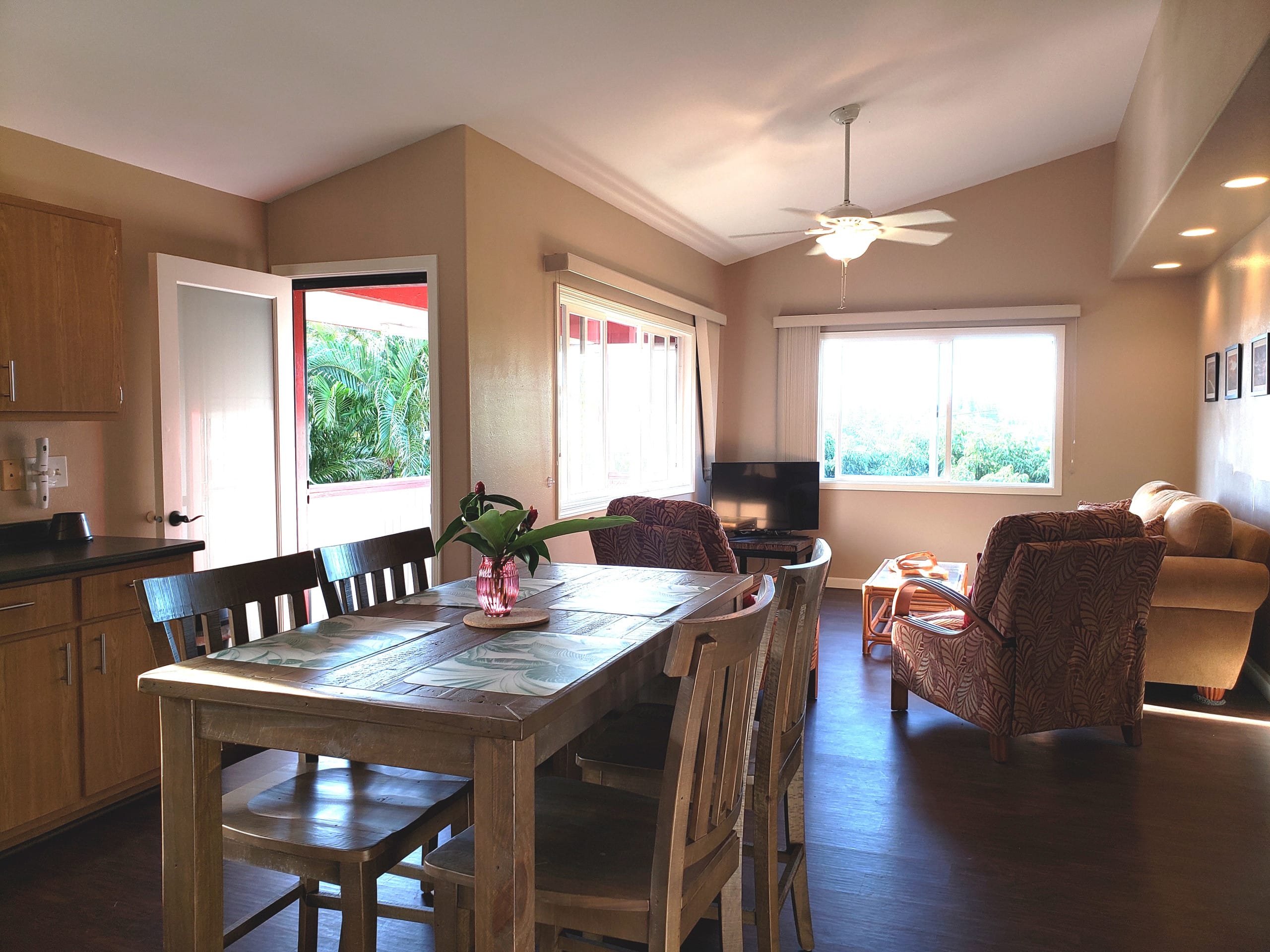 Private Country Cottage, Ocean View, A/C, Hana Hwy - Photo 11