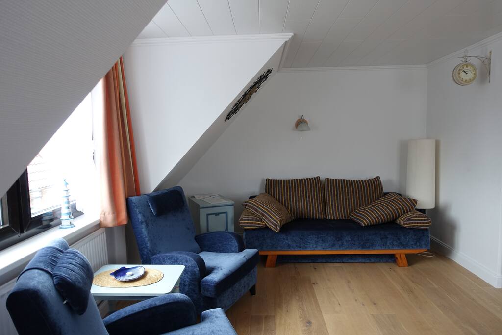 Sitzecke mit Schlafsofa