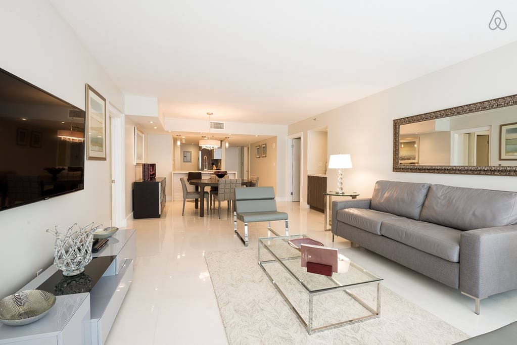 The Grand 2441 | 3bed/2bath | Free Valet Parking"