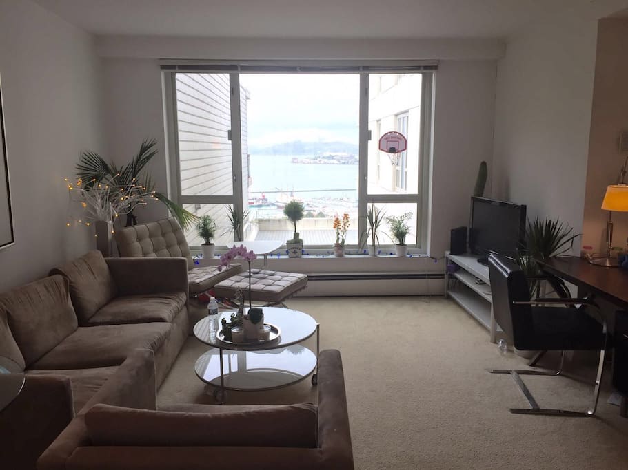 Living room with TV, Work desk, Sofa, VIEW!!!