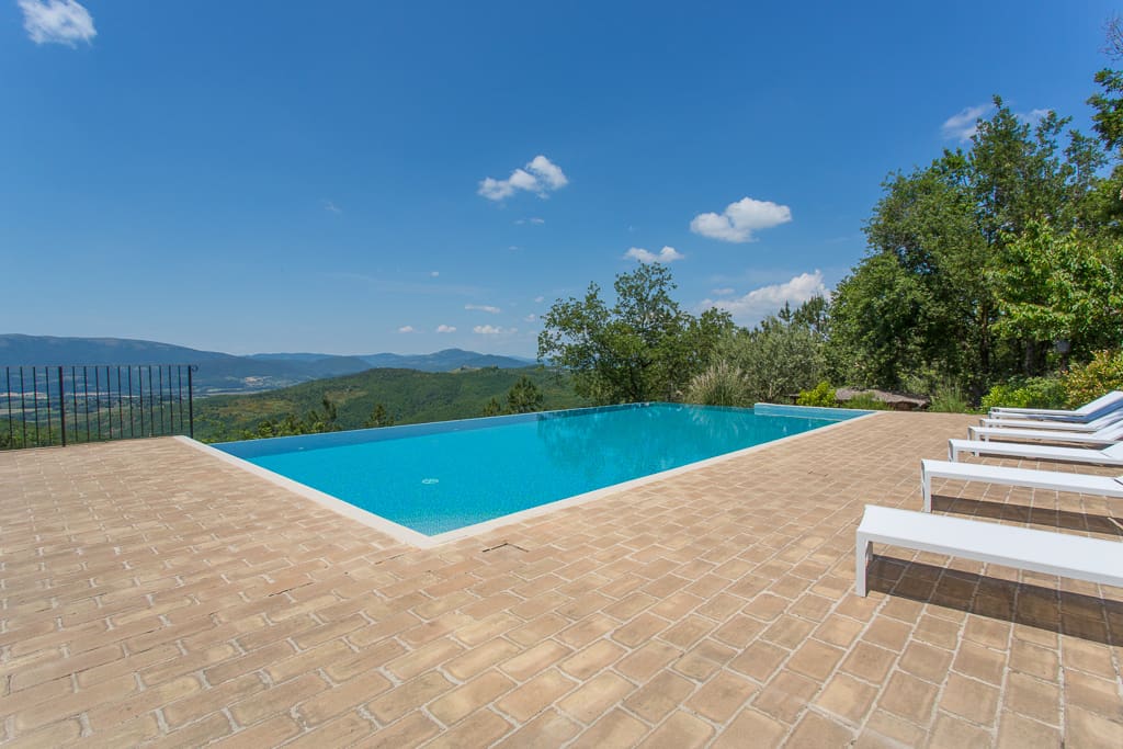 The stunning infinity pool
