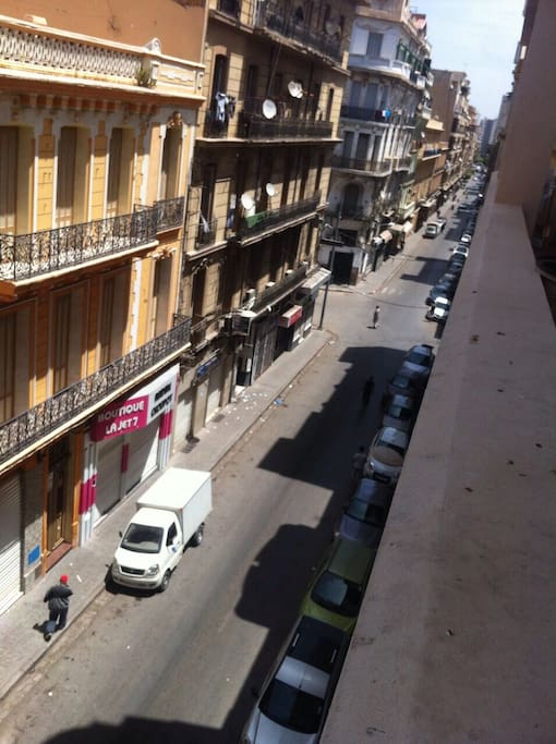 Rue khemisti , oran