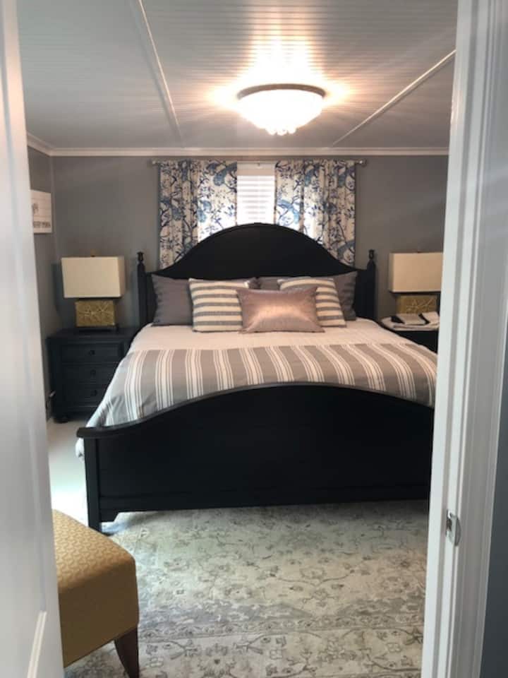 غرفة النوم الرئيسية