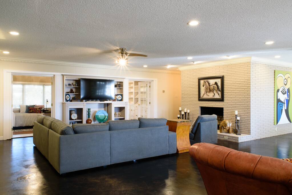 Grand Living Area