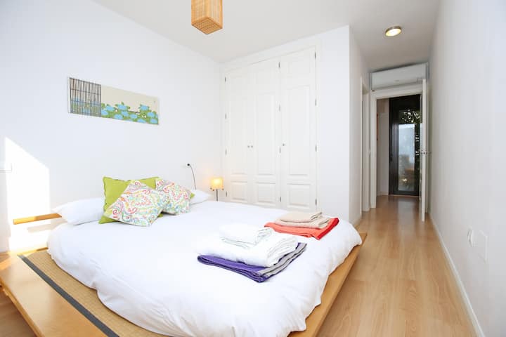 חדר שינה זוגי מואר ונוח 