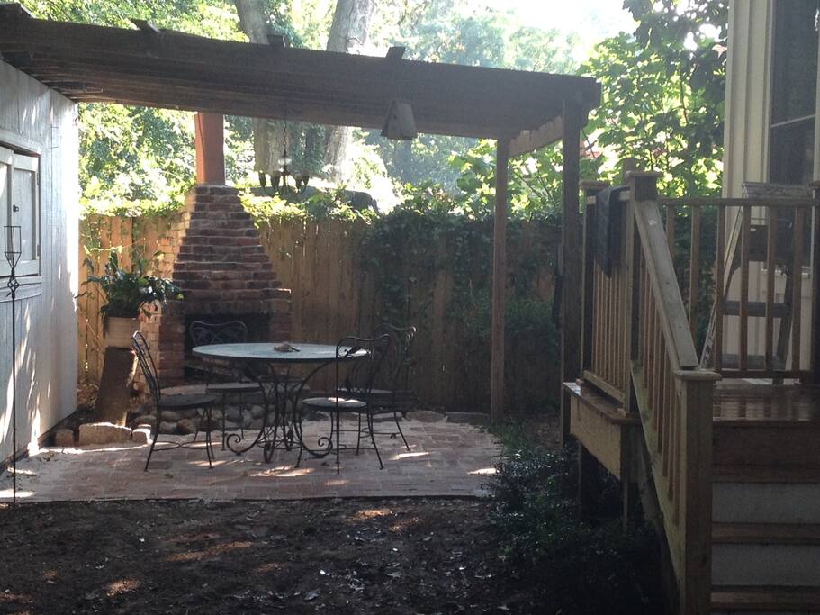 Private outdoor covered patio, outdoor fireplace.