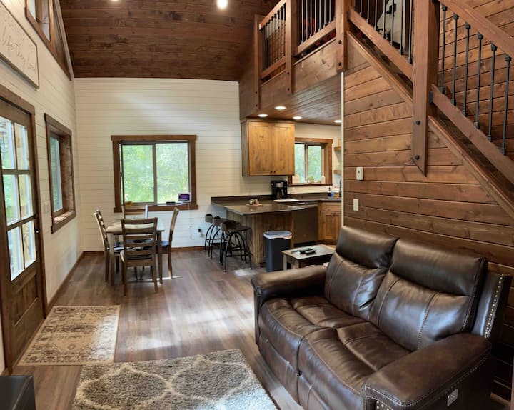 Waterfront Moyie River Retreat - Idaho (State)
