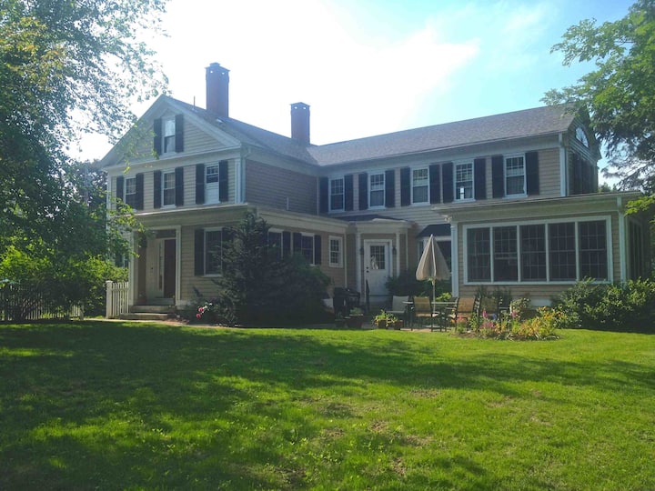 Beautiful large family home & yard on Maine Coast Houses for Rent in Bath, Maine, United