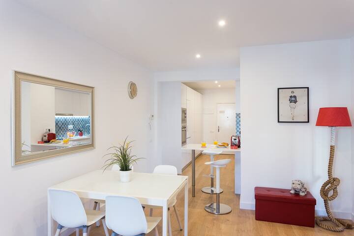 Modern 4 bedroom apartment in Sagrada Familia gallery image 4