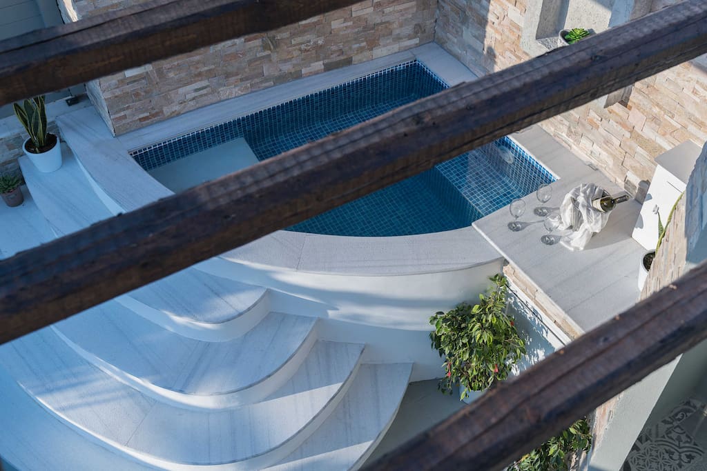outdoor Jacuzzi top