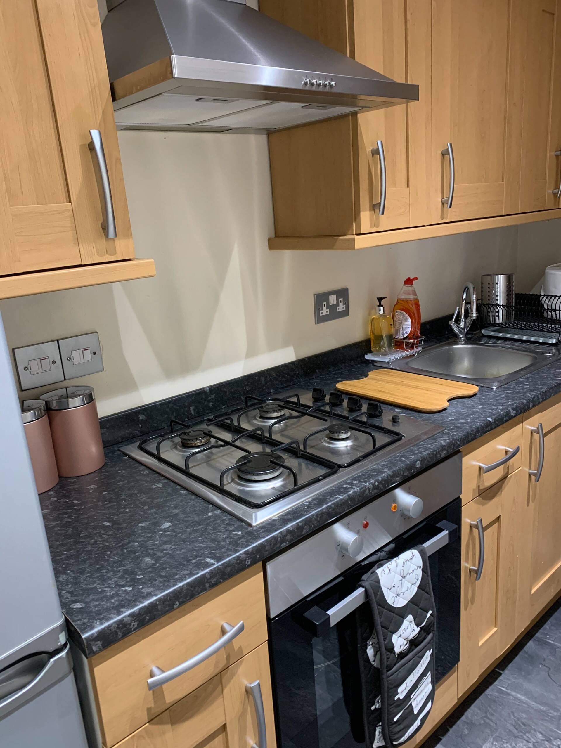 Dunfermline GF flat, 5 min walk to Train St. and High St. — photo 4