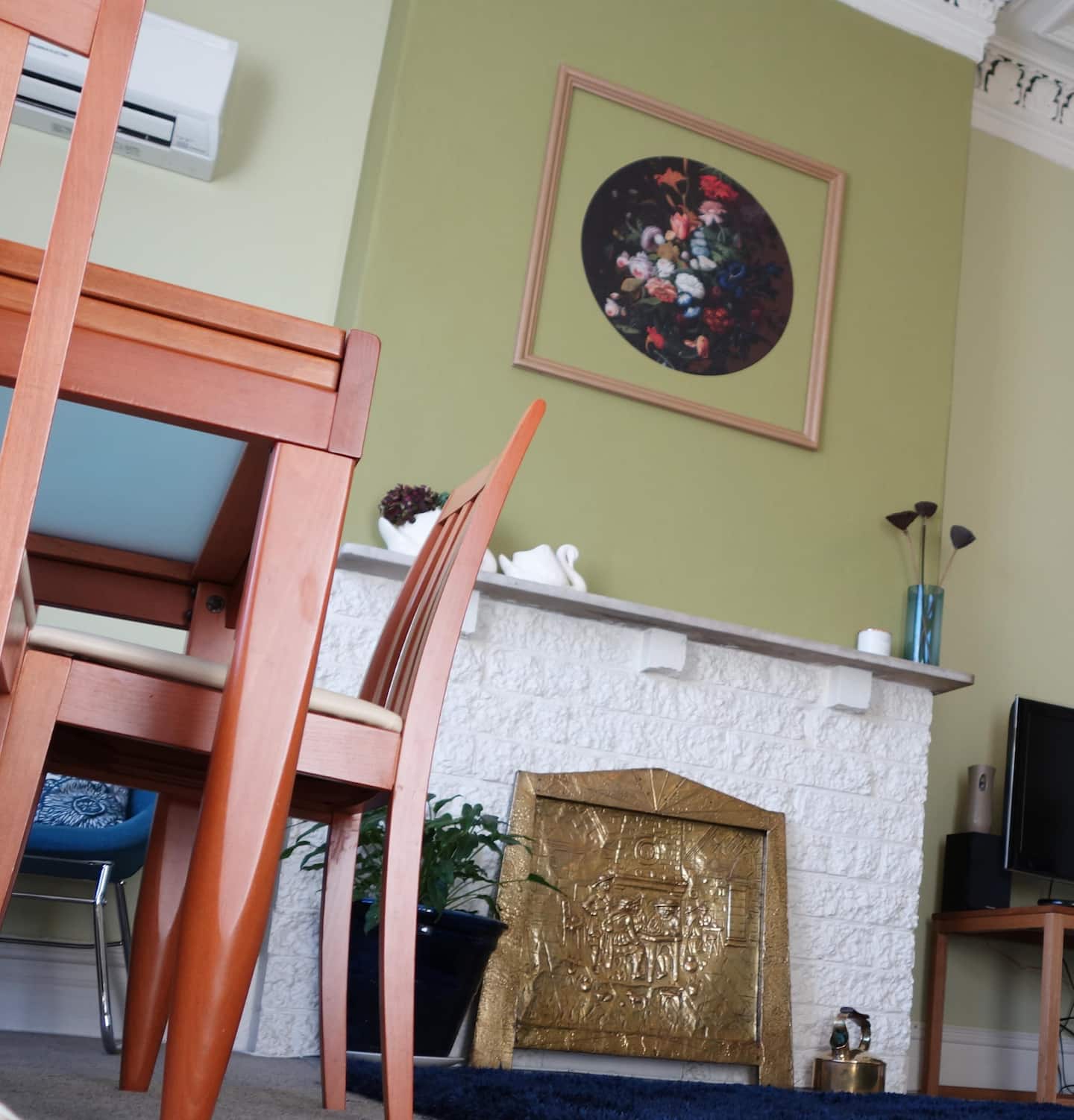 Charming Inner City Apartment With Private Parking 3