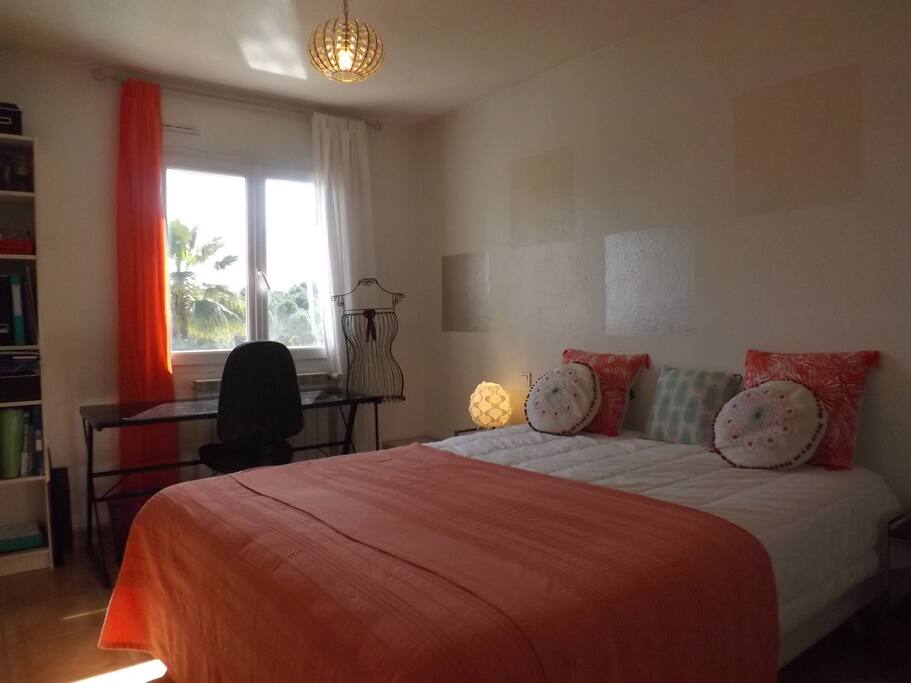 chambre climatisée
réglage individuel
grand lit 1.60 X 200