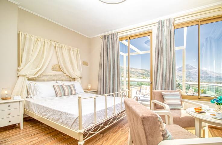 Luxury Villa Kore, saltwater pool & jacuzzi gallery image 4