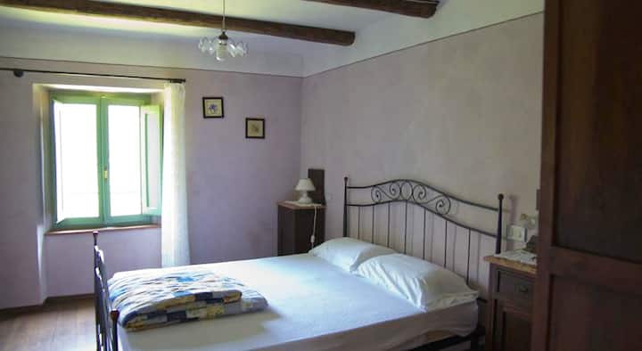 una habitación matrimonial