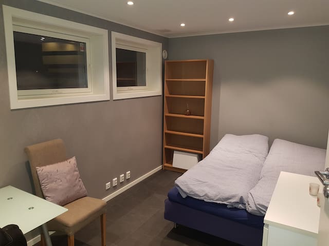 Nice room with convenient location