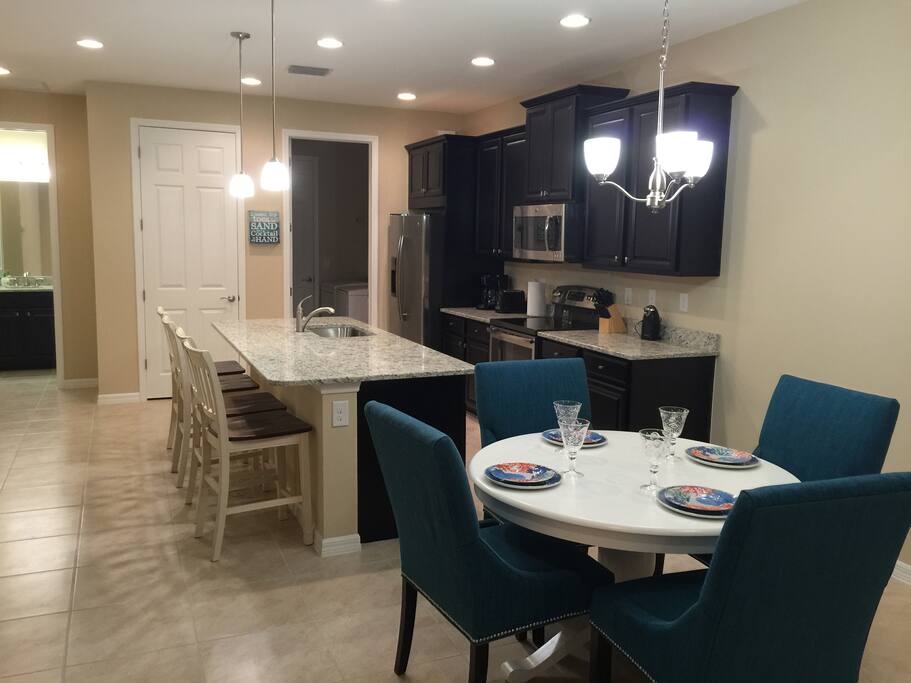 Beautiful open concept. Large eat in area, island with room for 4, stainless appl, granite & so much more