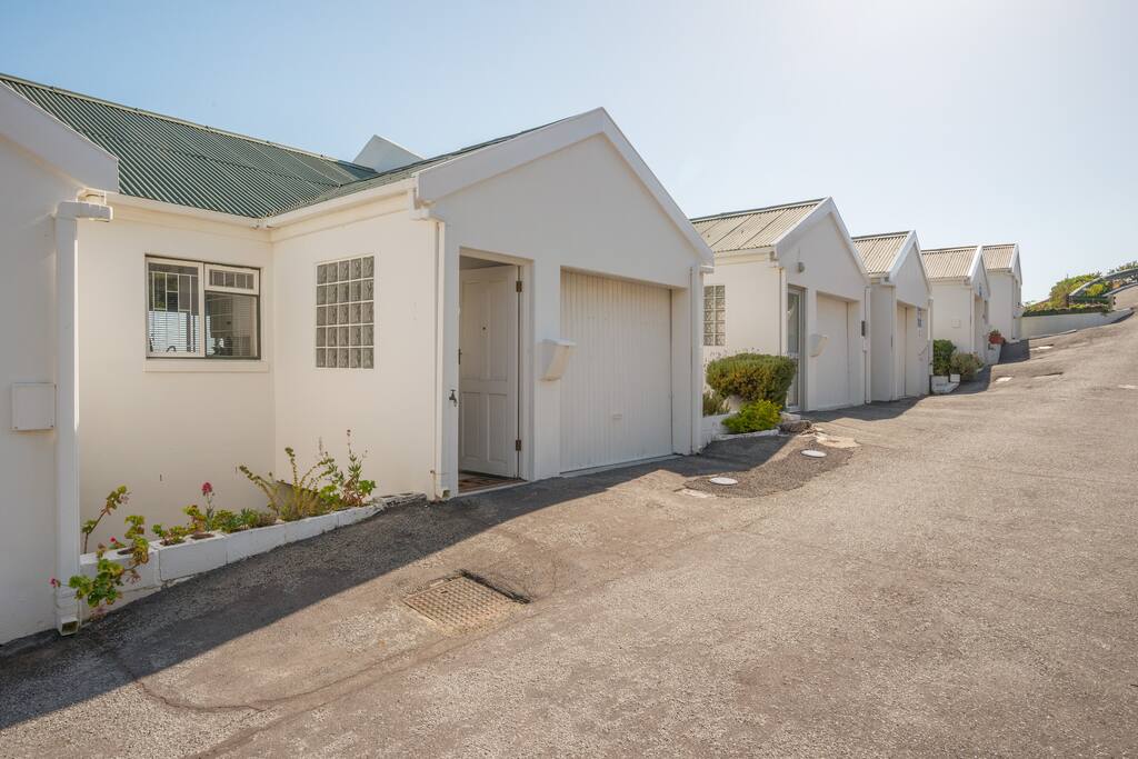 Entrance Lock up Garage