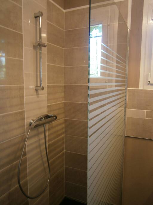 salle d'eau réservée aux locataires