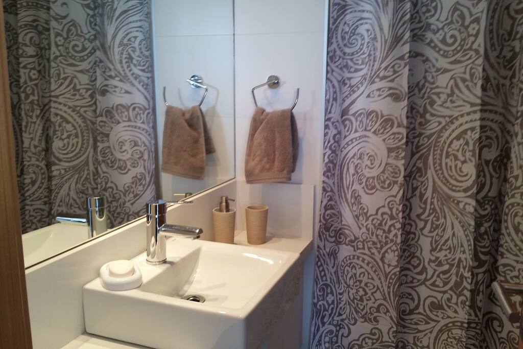 Baño completo con secador de cabello
