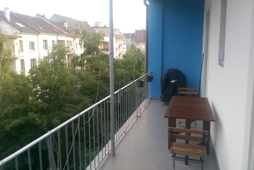 Balkon mit Grill