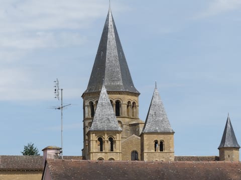 Annonce Airbnb populaire: Jules's House à Paray Le Monial