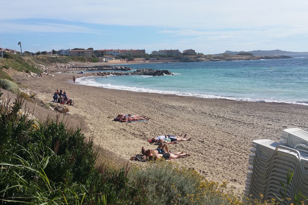 plages entretenues et surveillées,sable ou gravier au choix
