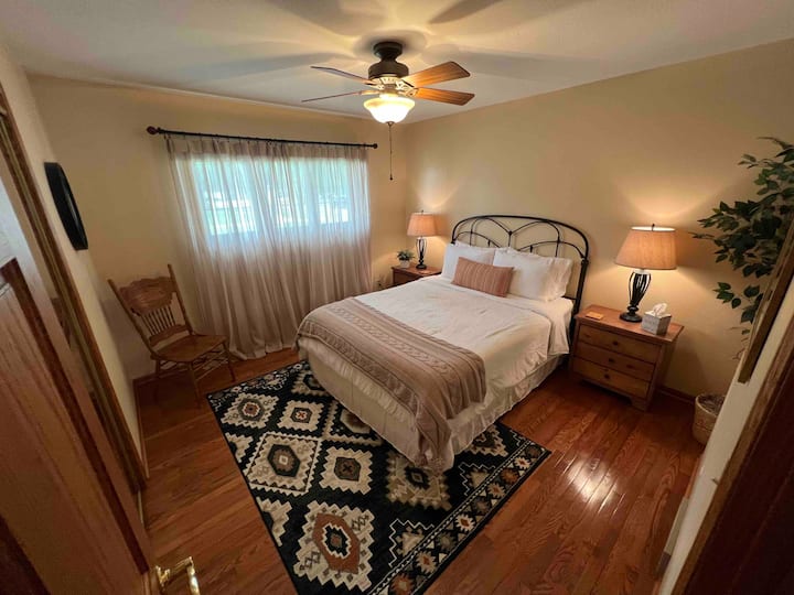 Welcoming 3 Bedroom Home in the Magic City