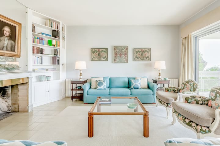 House with Magnificent Sea View and Heated Pool