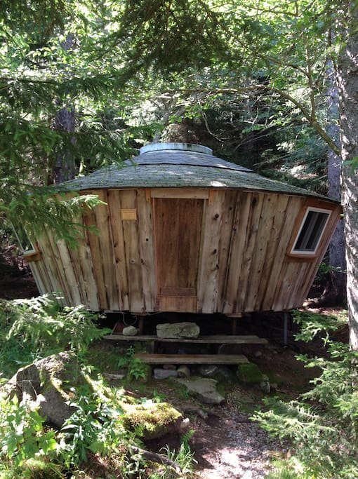 This is the guest yurt, Tagdumbash.