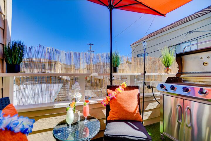 Steps To The Sand! Central SD Beach Paradise! gallery image 2