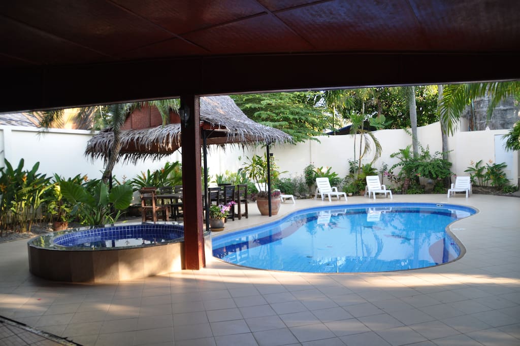 LA PISCINE AU CALME