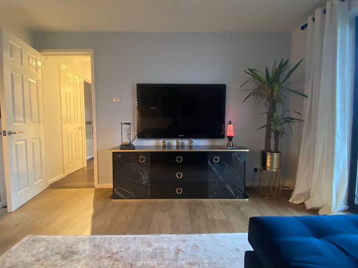 Modern Flat With Balcony And Private Gardens - Nottingham