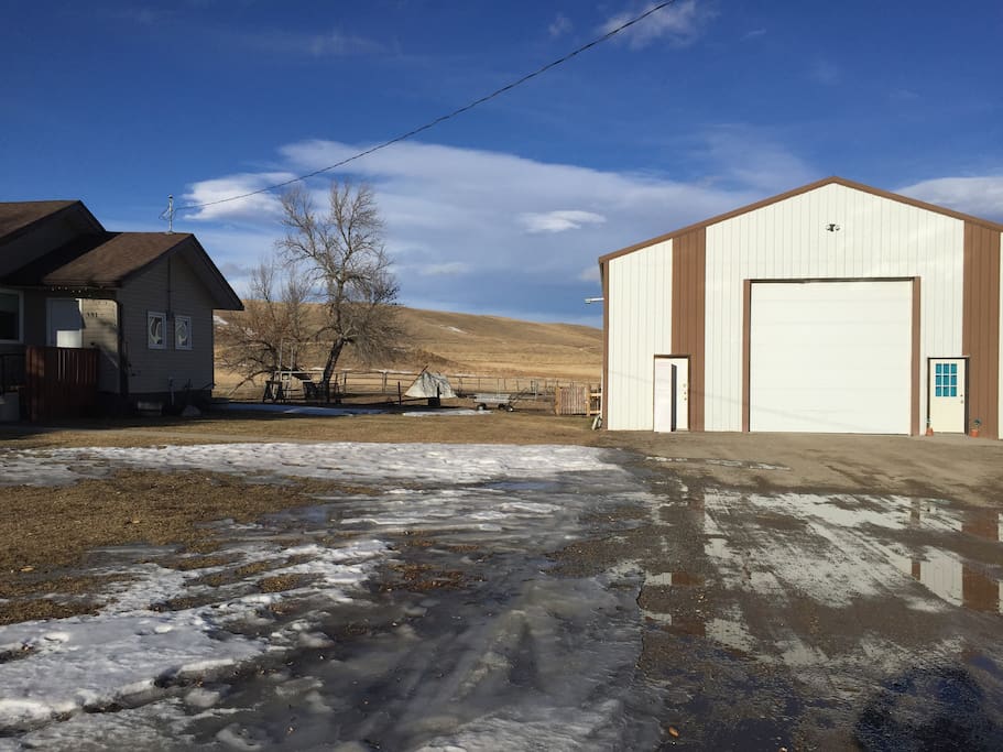Rustic Roots B+B Barns for Rent in Hill Spring, Alberta, Canada