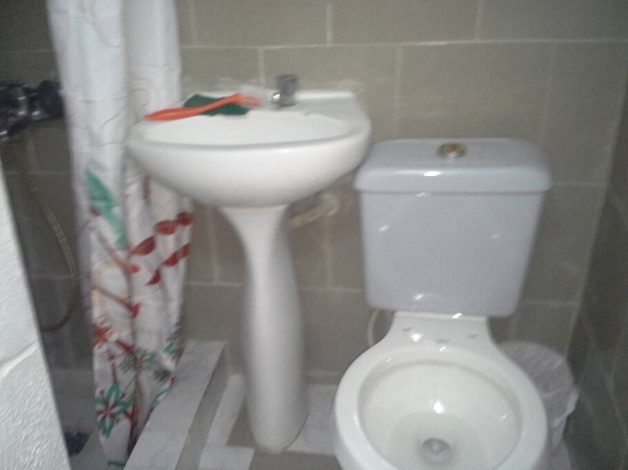 baño agua fria y caliente
