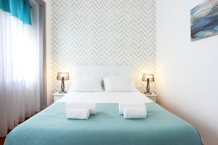 LISBON TIMES 4 – Four bedroom with lovely patio gallery image 5