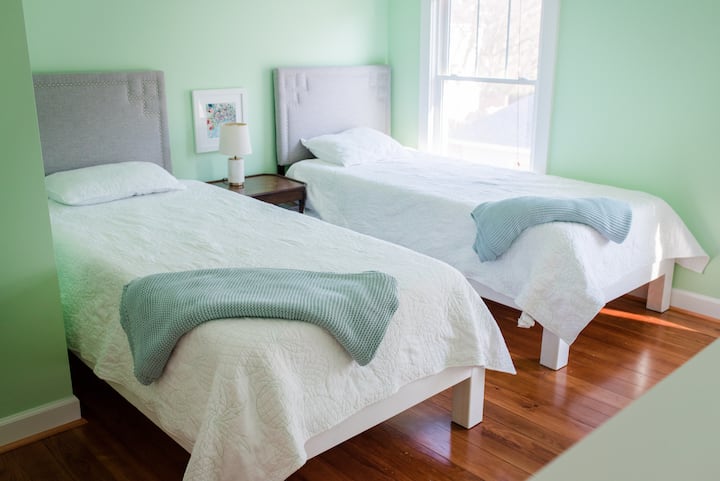 Middle bedroom -- two twin XLs