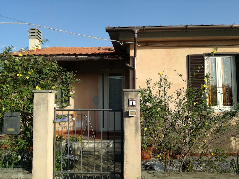 fronte casa/ingresso