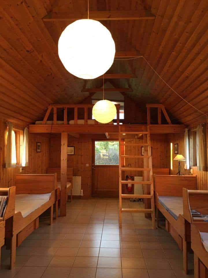 Spavaća soba br. 1 - ima 6 kreveta za jednu osobu i jedan loft s tri madraca