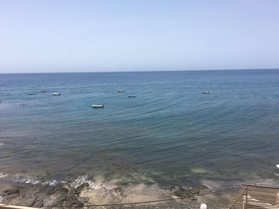 Vistas de la terraza y de la ventana del salón.