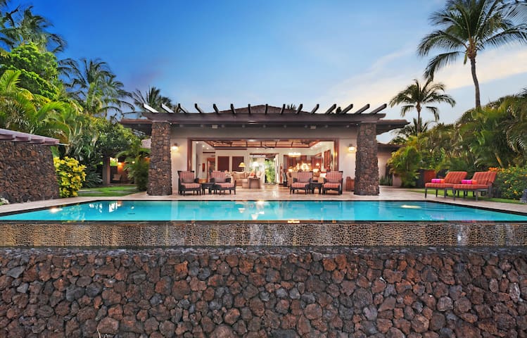 House of the Turtle CR18 w/Pool, AC & Scenic Views