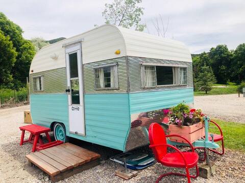 1960's retro camper (Dottie)