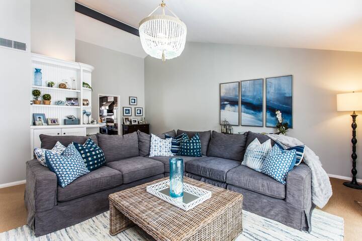 Feels like home. Ocean view. Walk/bike to beach gallery image 2