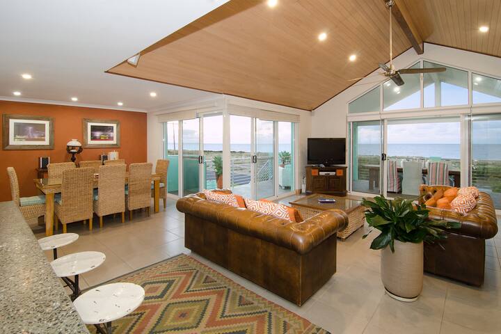 OUR BEACH SHACK -ULTIMATE SEASIDE EXPERIENCE gallery image 3