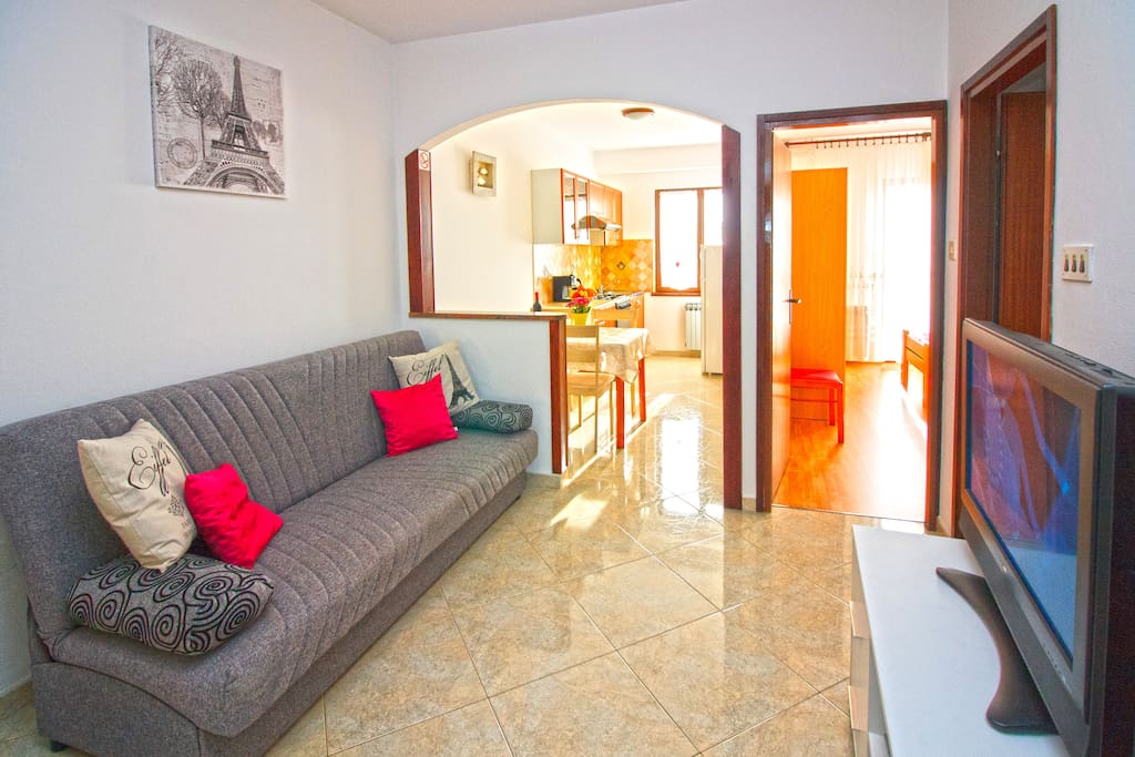 LIVINGROOM