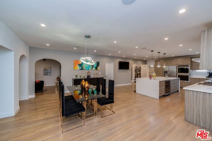 The Olympic Onyx Villa gallery image 5