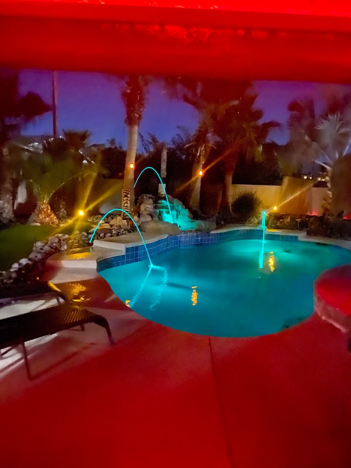 Tropical resort Pet FriendlySolar heated pool Houses for Rent in