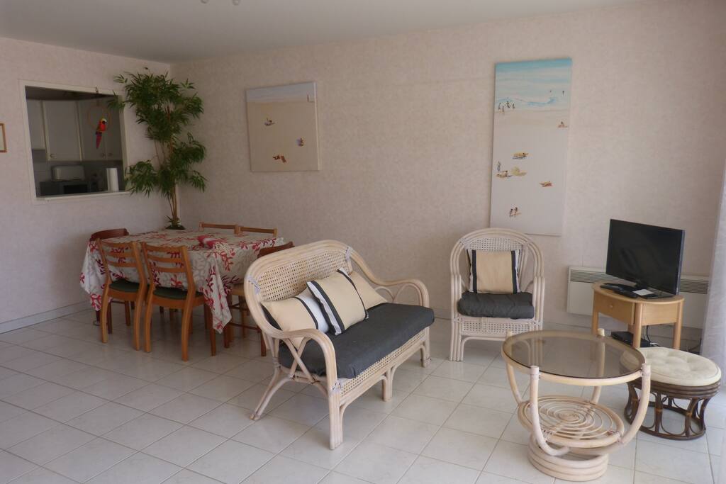 Le salon pour un repas convivial, ou un moment de détente