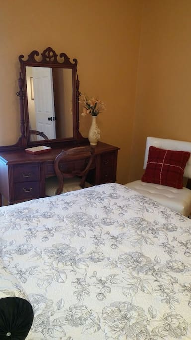 Dresser/desk and chair.